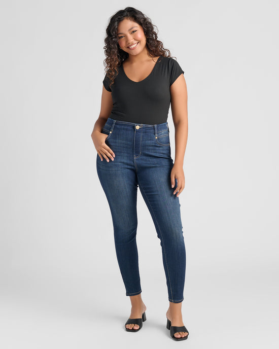 Payette $|& Liverpool Gia Glider - SOF Full Front