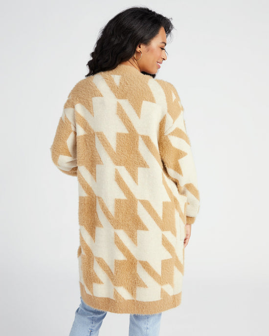Carmel Cream $|& Lush Houndstooth Long Cardigan - SOF Back