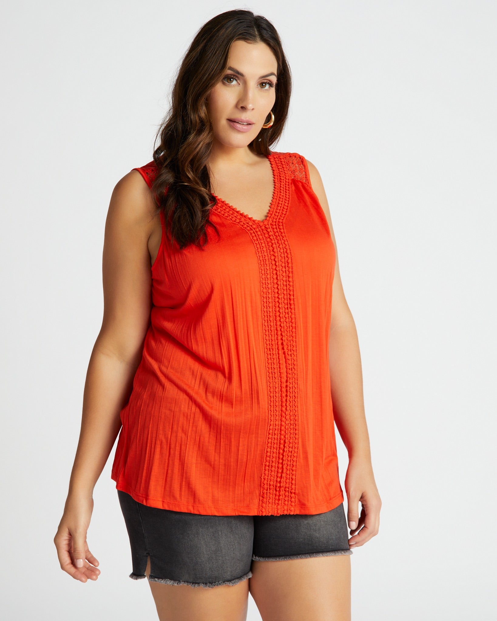 S/L Crinkle Top withCrochet Trim in Plus