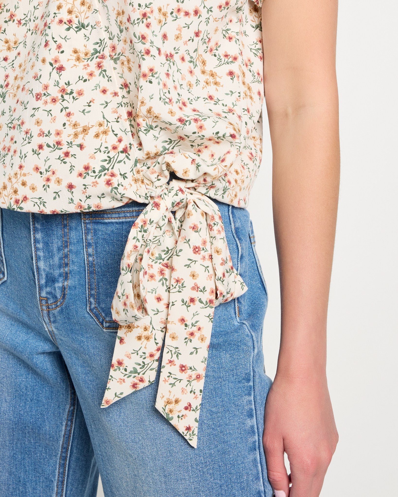 Ecru Ditsy Floral $|& West Kei Floral Woven Short Sleeve Surplice Top - SOF Full Front