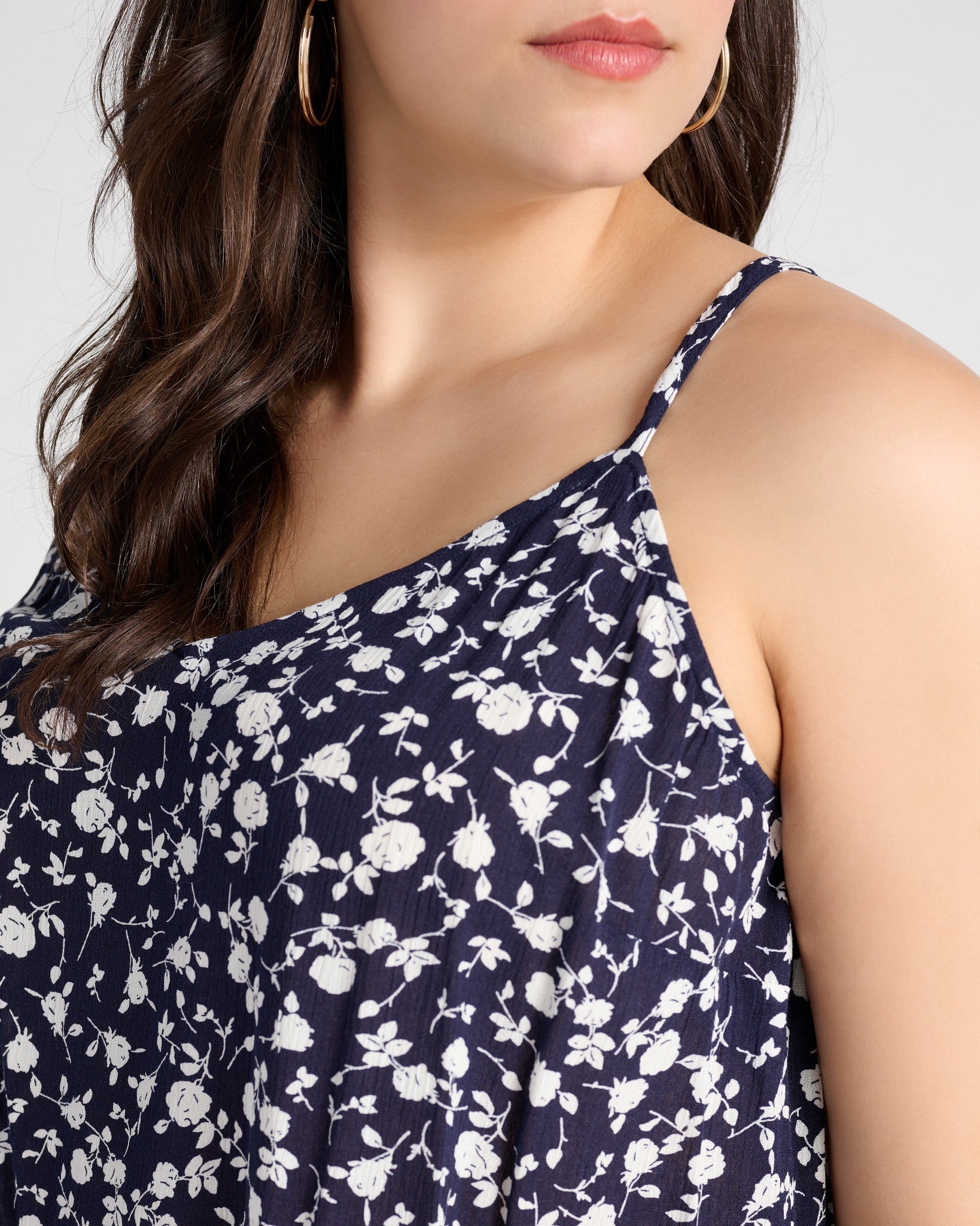 Navy/White $|& Skies Are Blue Back Strap Floral Cami Top - SOF Detail