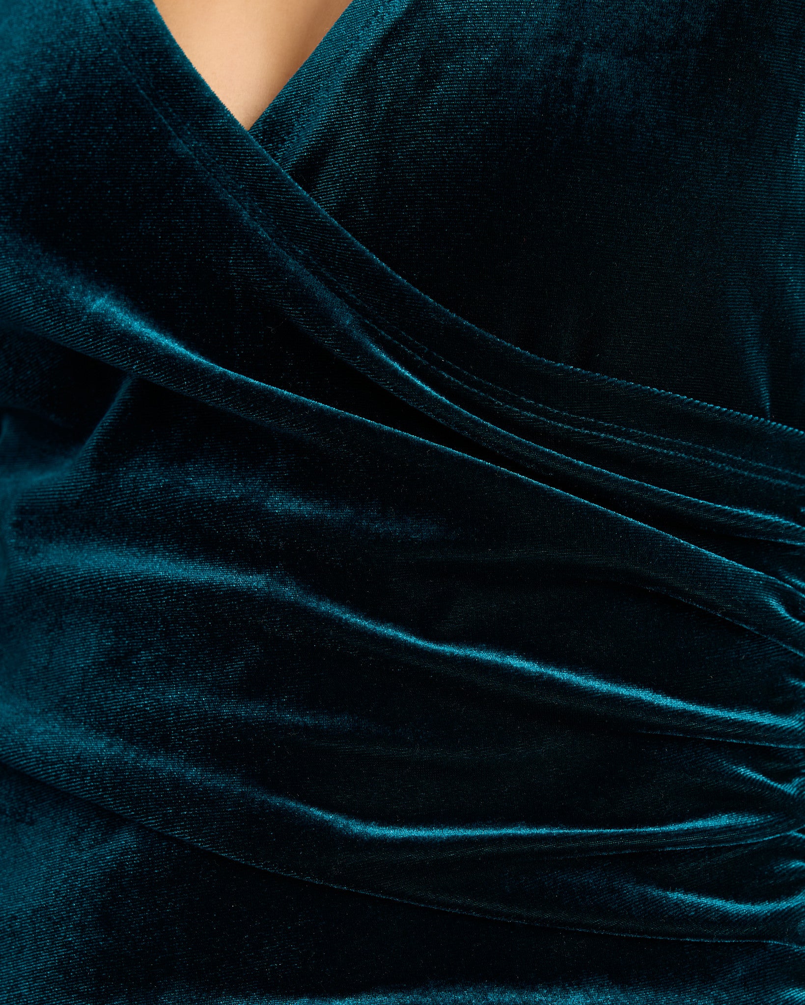 Green $|& Apricot Velvet Side Ruched Dress - SOF Detail