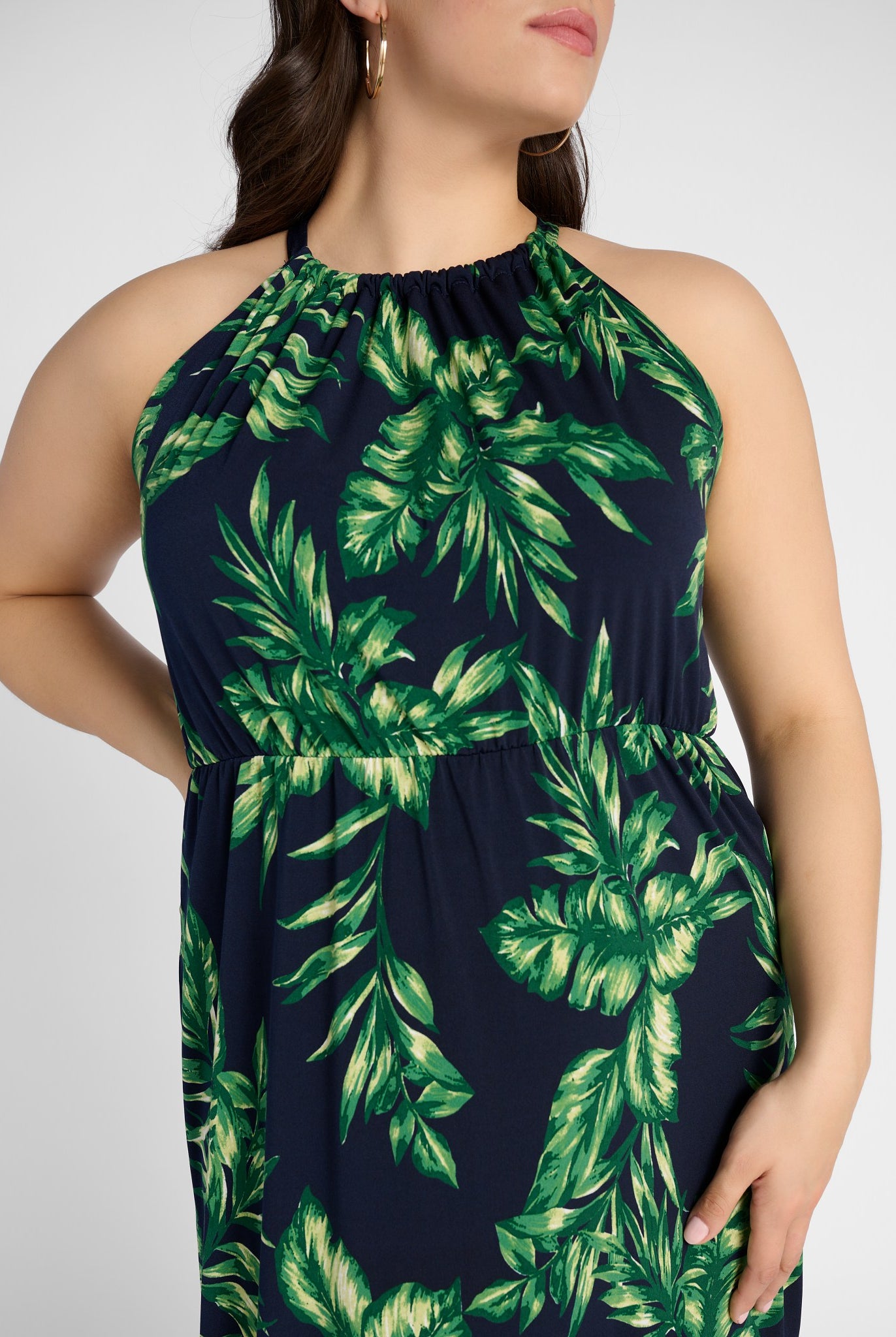 Navy Green Palm $|& Gilli Plus Halter Neck Elastic Waist Maxi Dress - SOF Detail