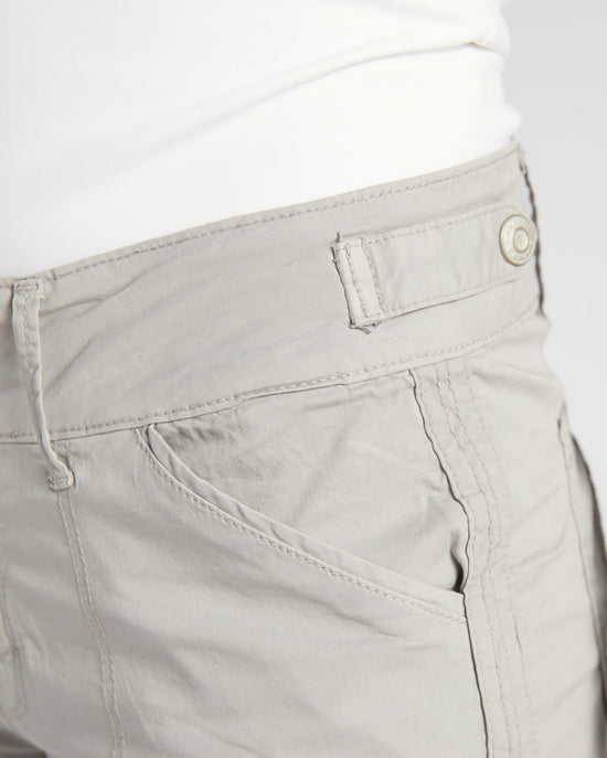 Sharkskin $|& Kensie Mid Rise Double Roll Twill Short - SOF Detail
