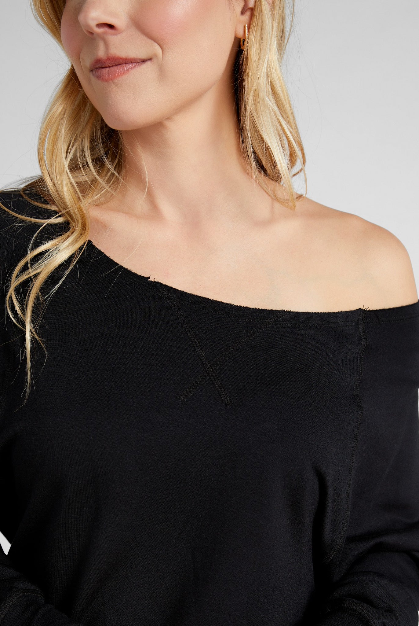 Black $|& Herizon Off the Shoulder Fleece Sweatshirt - SOF Detail