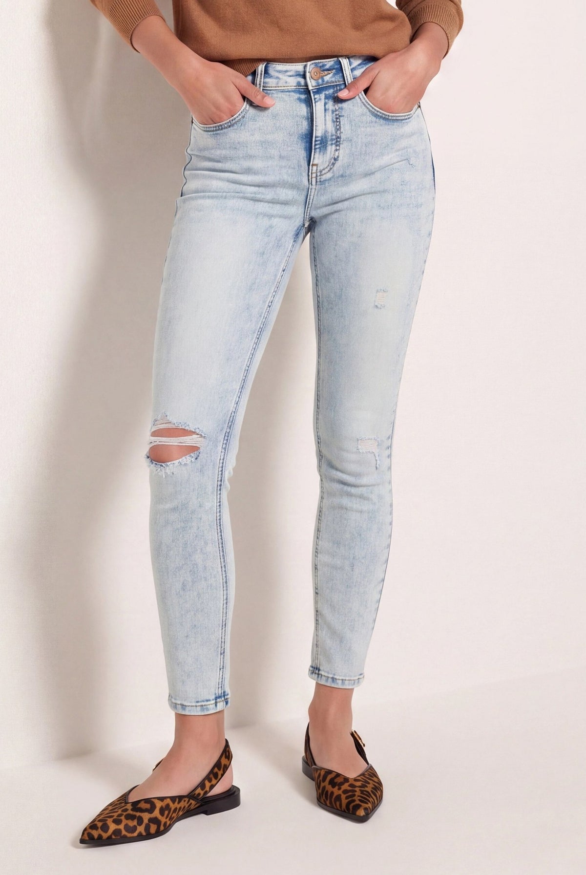 Light Wash $|& Herizon Jayne High Rise Distressed Skinny Jeans - SOF Front