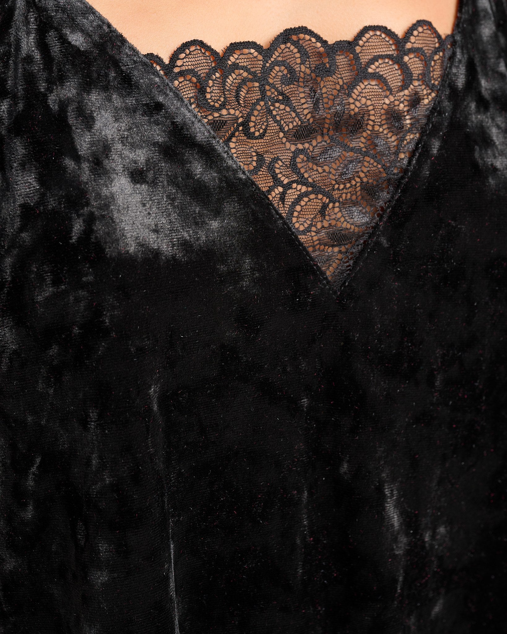 Black $|& flora Rebecca Crushed Velour Set - SOF Detail