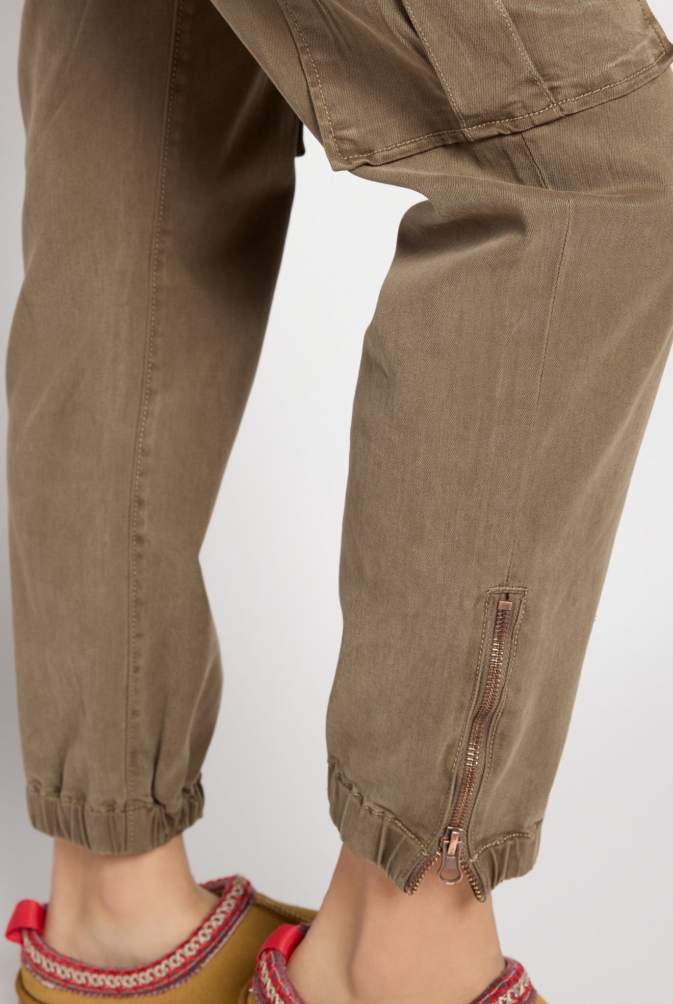 Coriander $|& Herizon Niki Cargo Pant - SOF Full Front