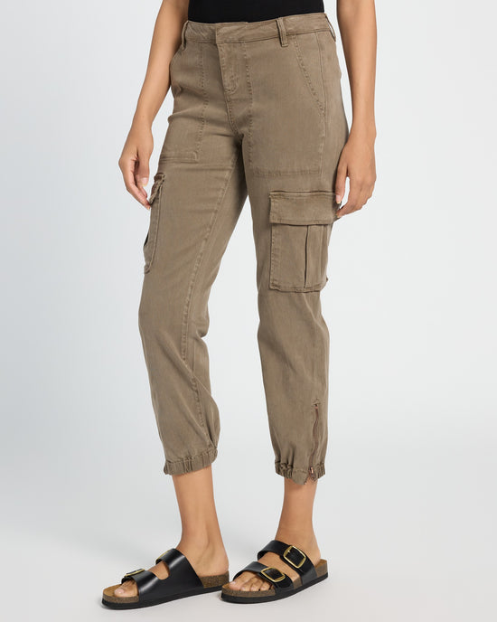 Coriander Green $|& Herizon Niki Cargo Pant - SOF Front