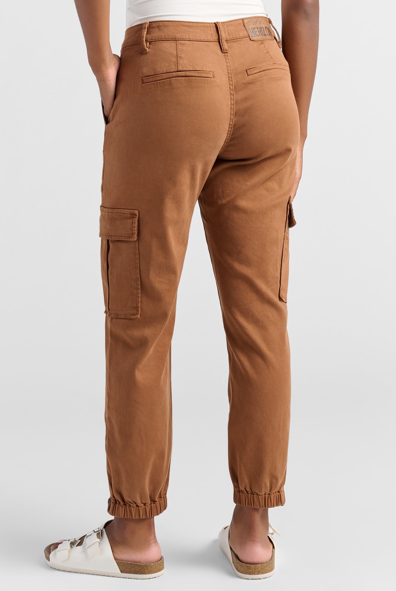 Toffee $|& Herizon Niki Cargo Pant - SOF Back