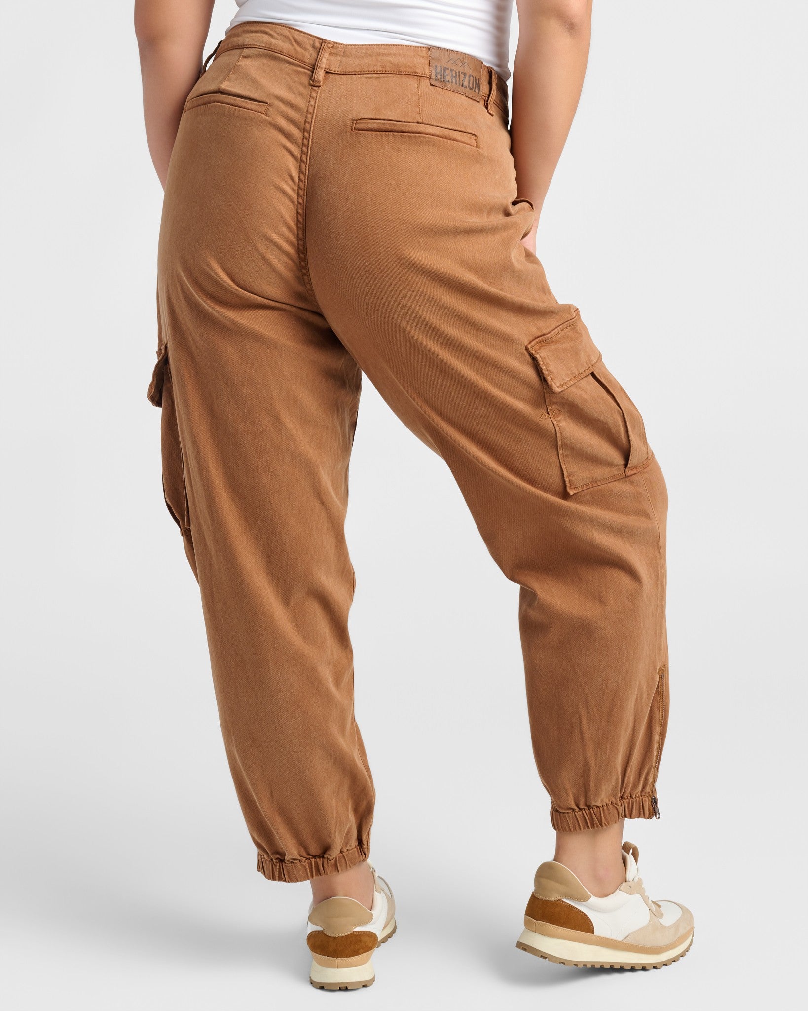 Toffee $|& Herizon Niki Cargo Pant - SOF Back