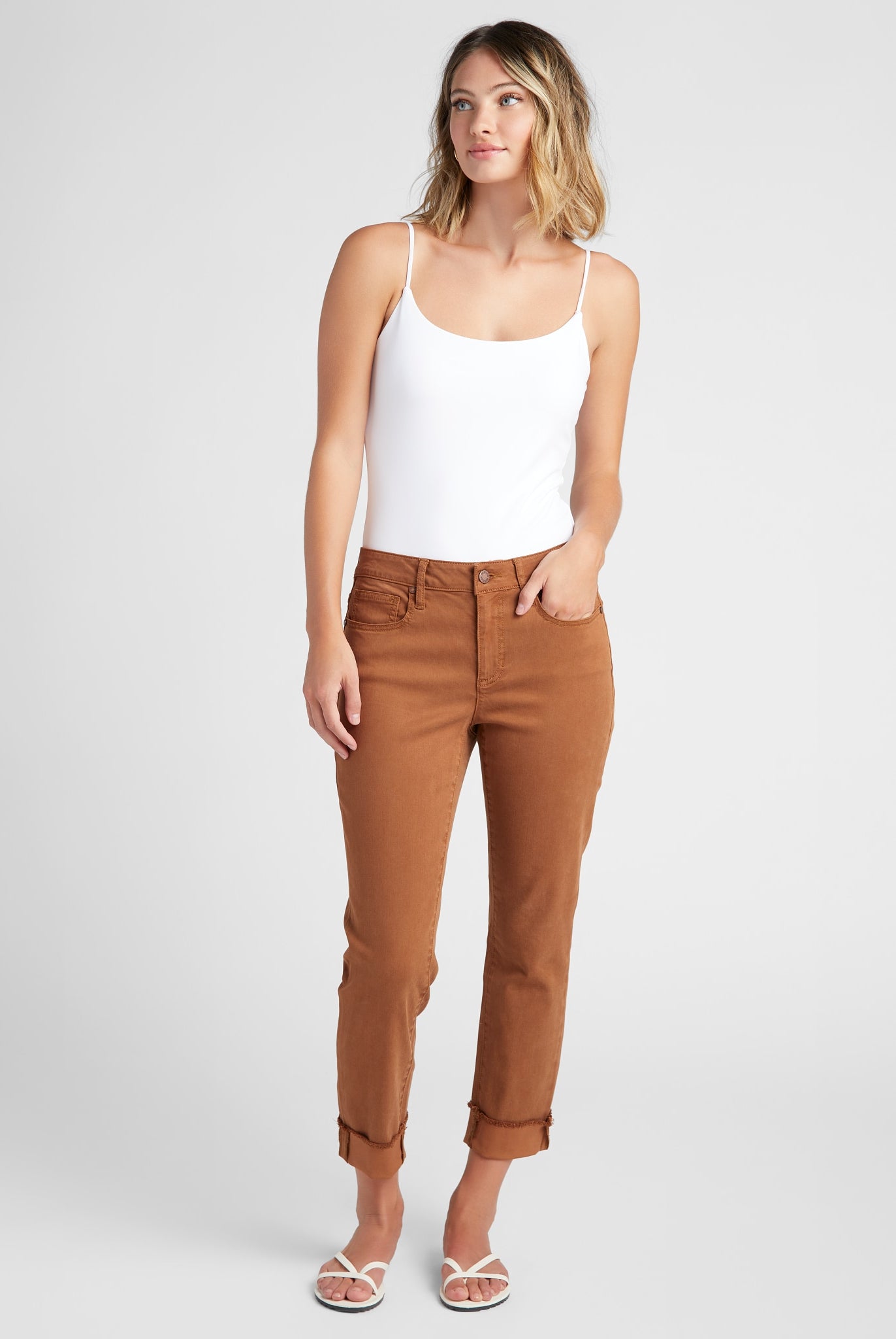 Toffee $|& Herizon Lana Cropped Straight Leg Jeans - SOF Full Front