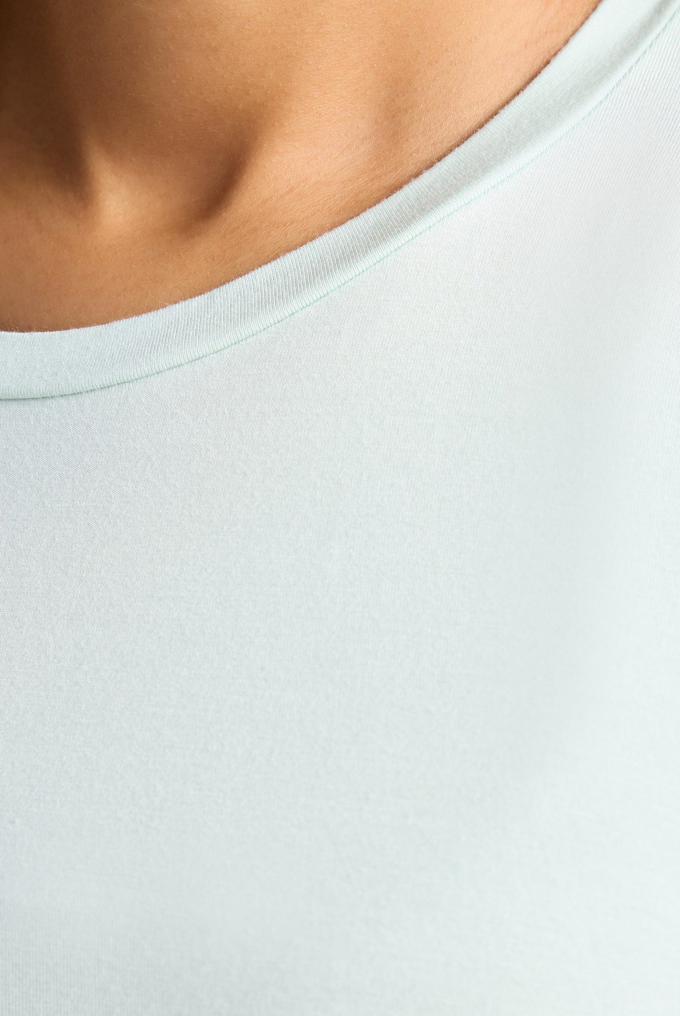 Minty Ice $|& Interval Split Back Tank - SOF Detail