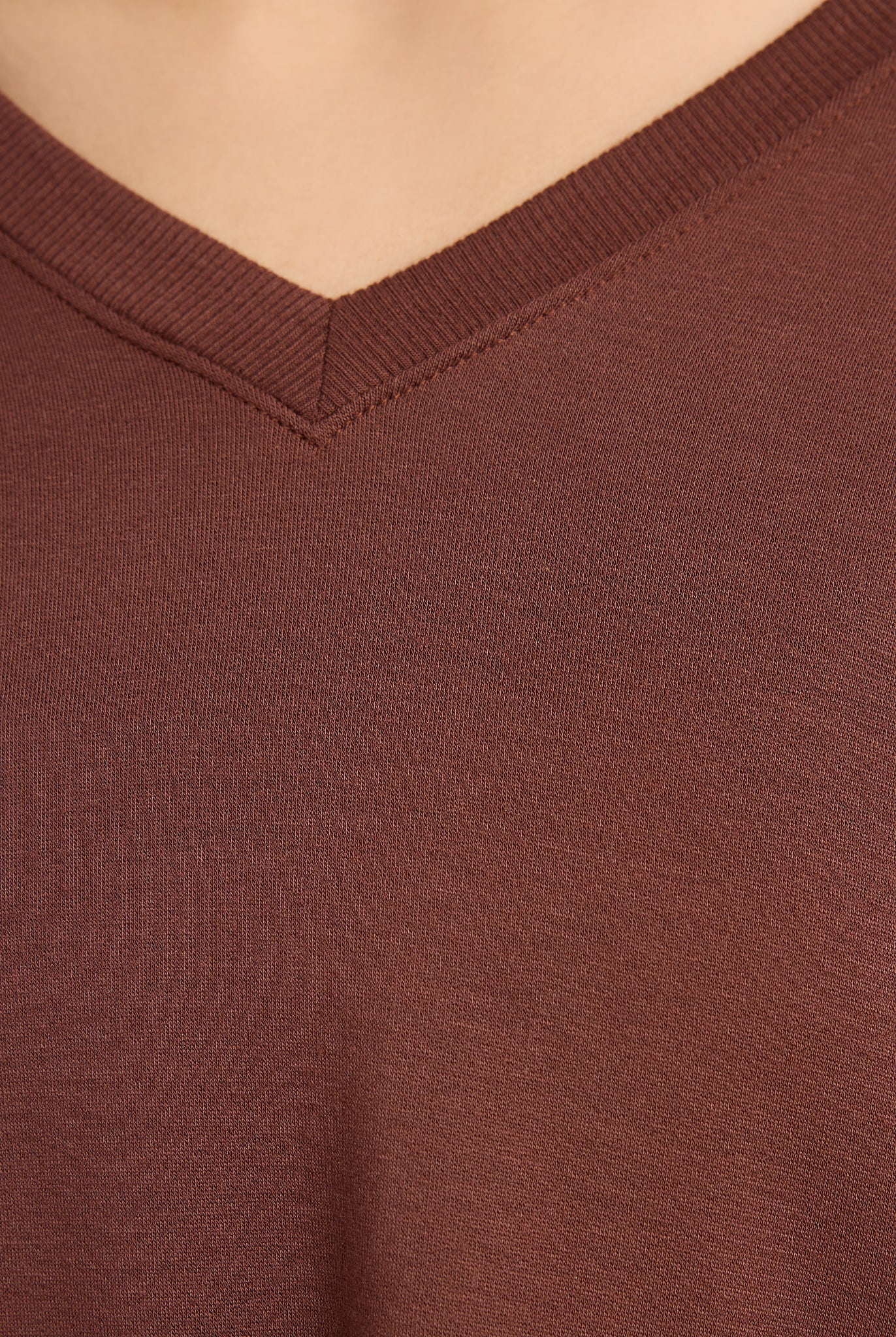 Chocolate Fondant $|& Interval Flex Fleece V-Neck Top - SOF Detail