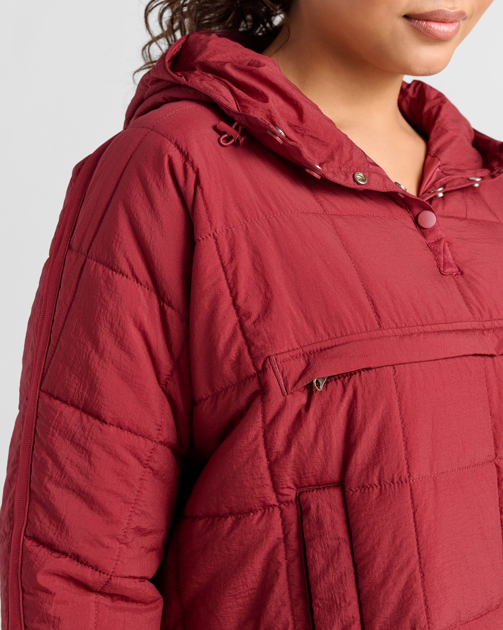 Cabernet $|& Interval Packable Puffer Jacket - SOF Detail