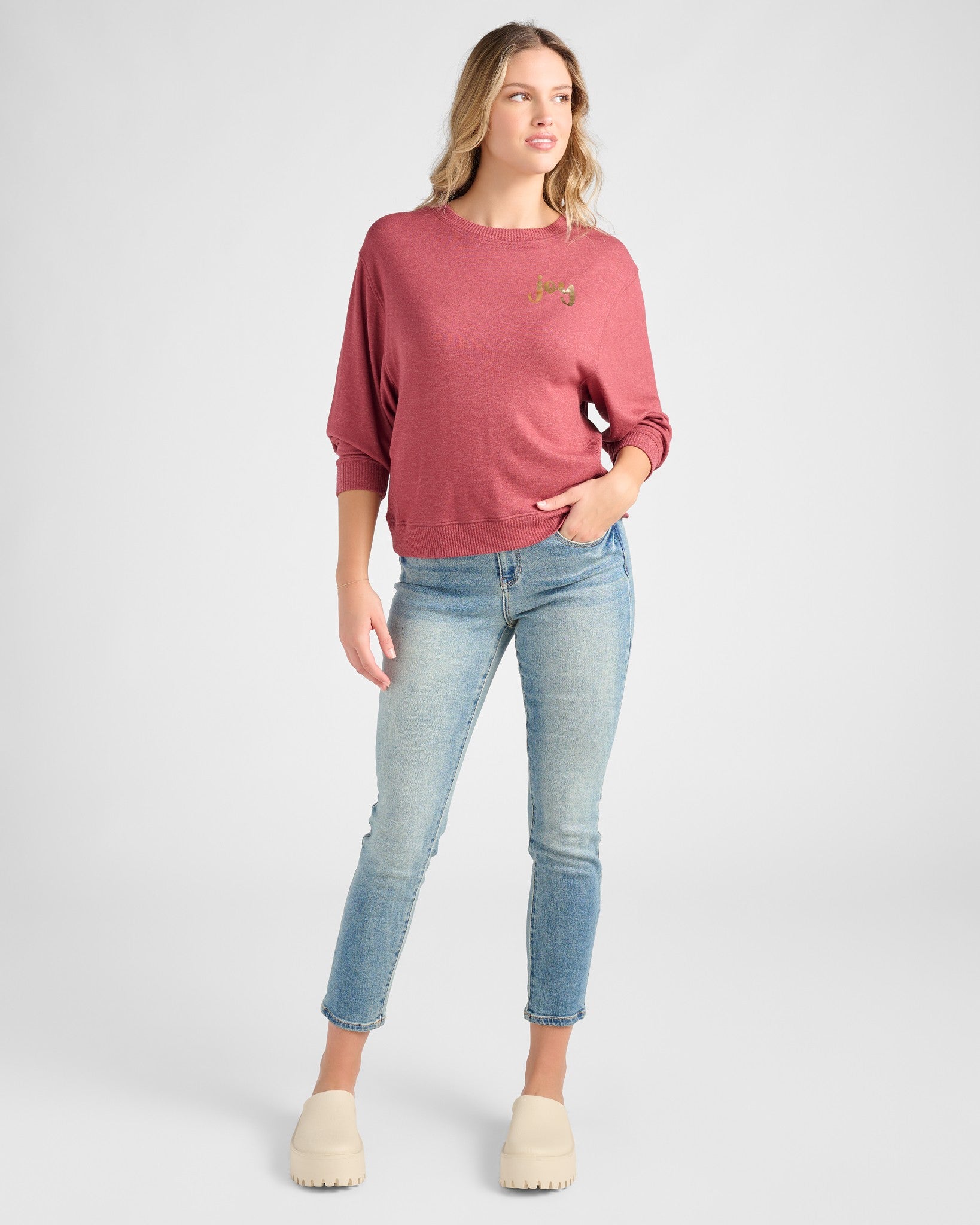Heather Cabernet $|& SEAS Shoreline Hacci Holiday Graphic Crew - SOF Full Front