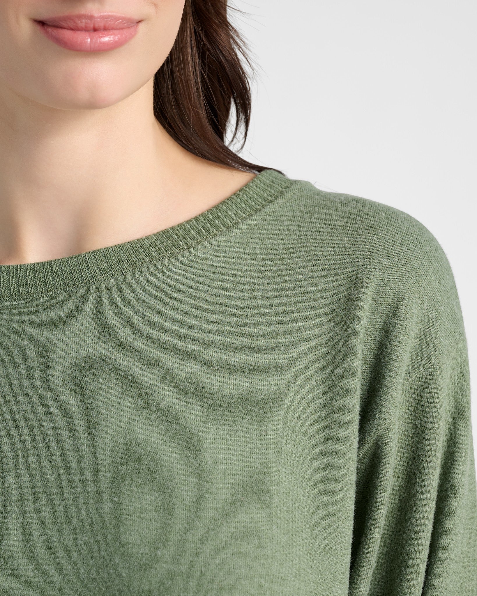Heather Olive $|& SEAS Shoreline Hacci Crew - SOF Full Front