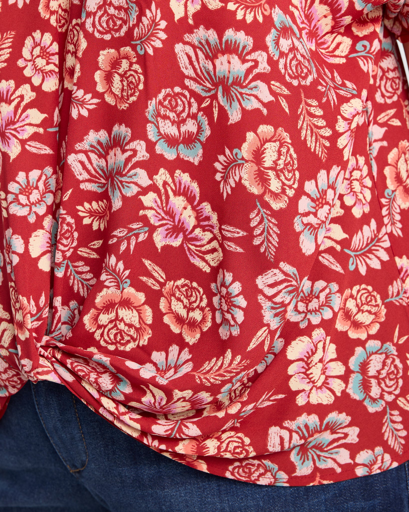 Red $|& West Kei Floral Woven Short Sleeve Twist Front Top - SOF Detail