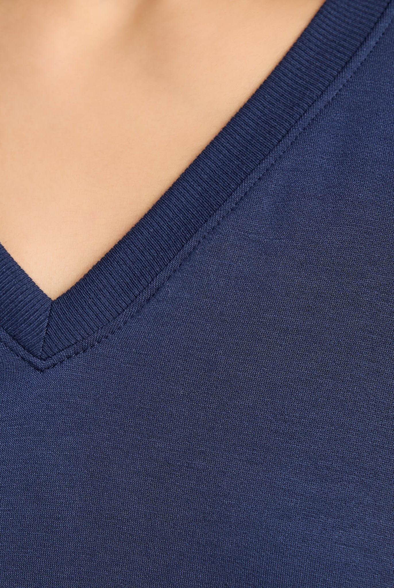 Navy $|& Interval Flex Fleece V-Neck Top - SOF Detail