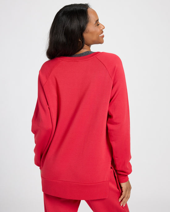 Poppy $|& Interval Flex Fleece V-Neck Top - SOF Back