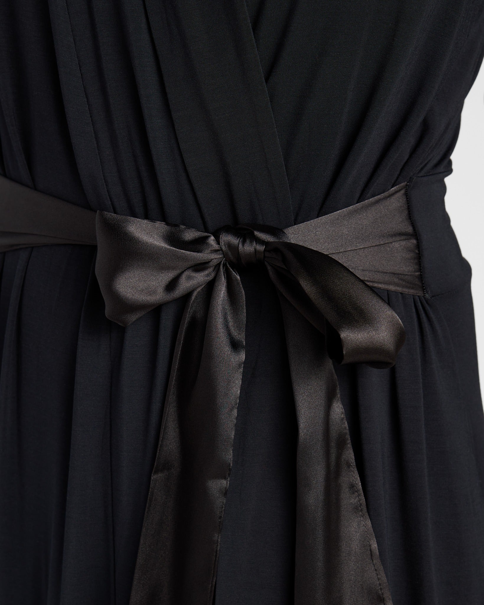 Black $|& Fleur't Long Iconic Robe - SOF Detail
