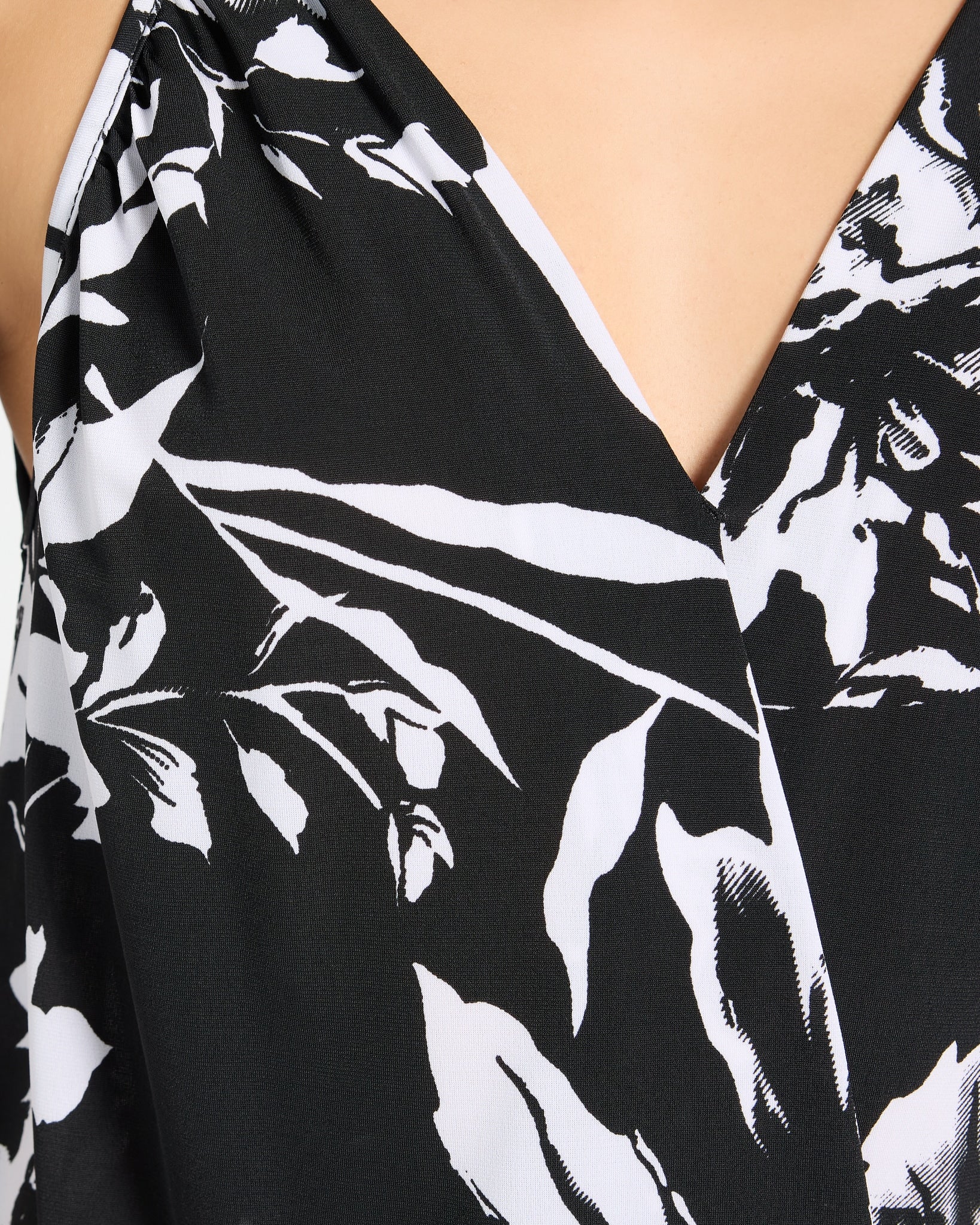 Black/White $|& West Kei Floral Knit Cami - SOF Full Front