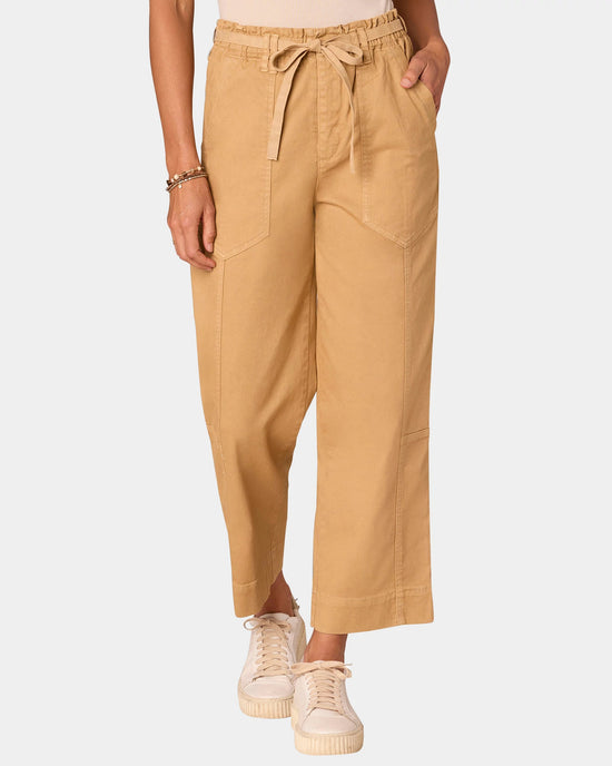 Caramel Latte $|& Democracy Skyrise Relaxed Straight Leg Pant - VOF Detail