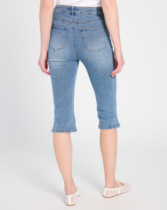 Light Wash Blue $|& Vigoss Clam Digger Jean With Front Seam - SOF Back