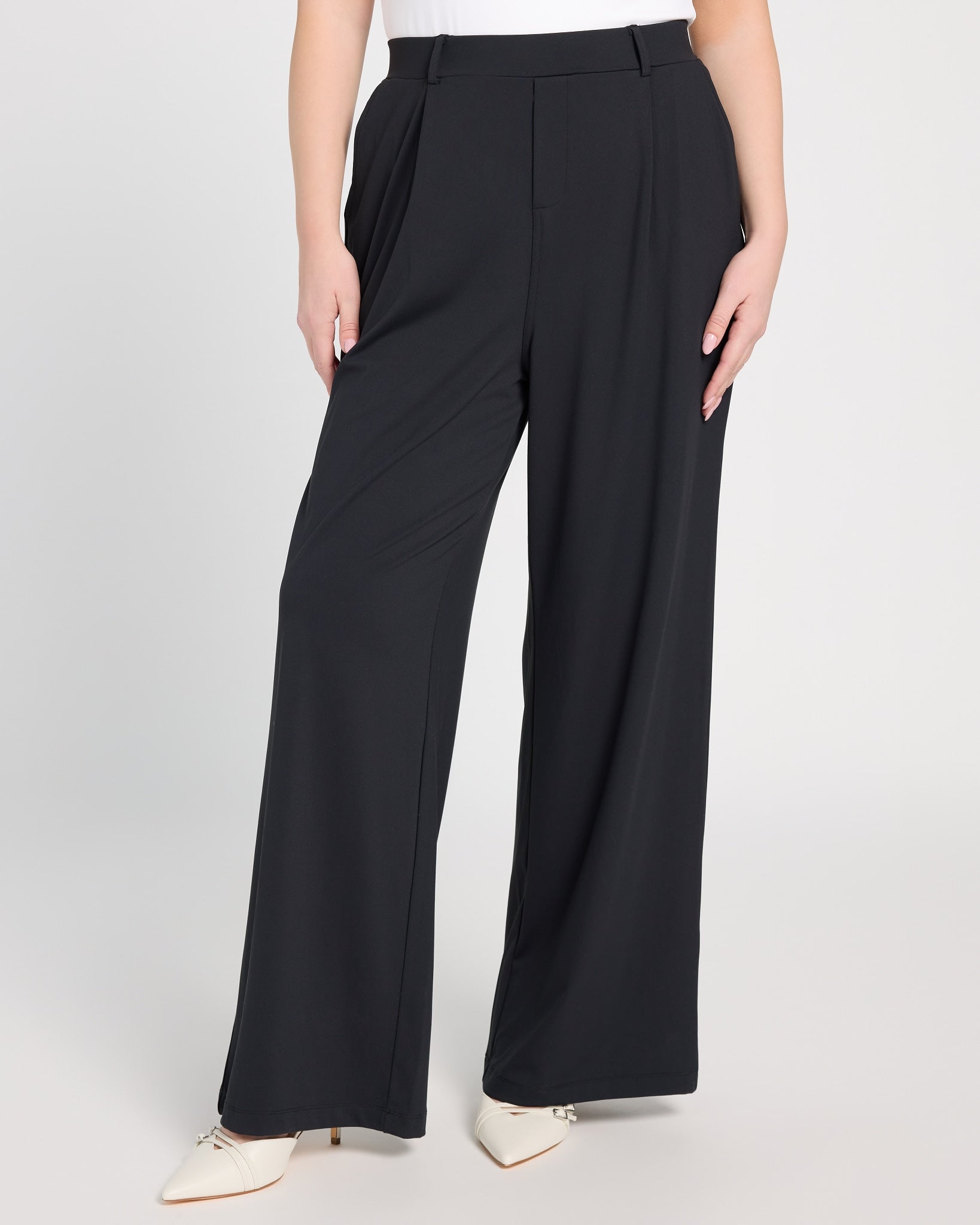 Black $|& Bobeau Pleat Pant with Pockets - SOF Front