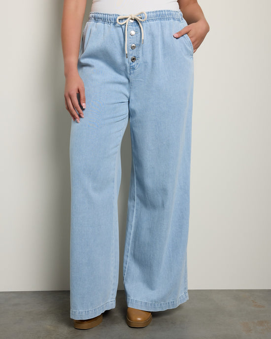 Isla Wash Blue $|& Thread & Supply Norman Lightweight Pant with Tie Waist - SOF Front