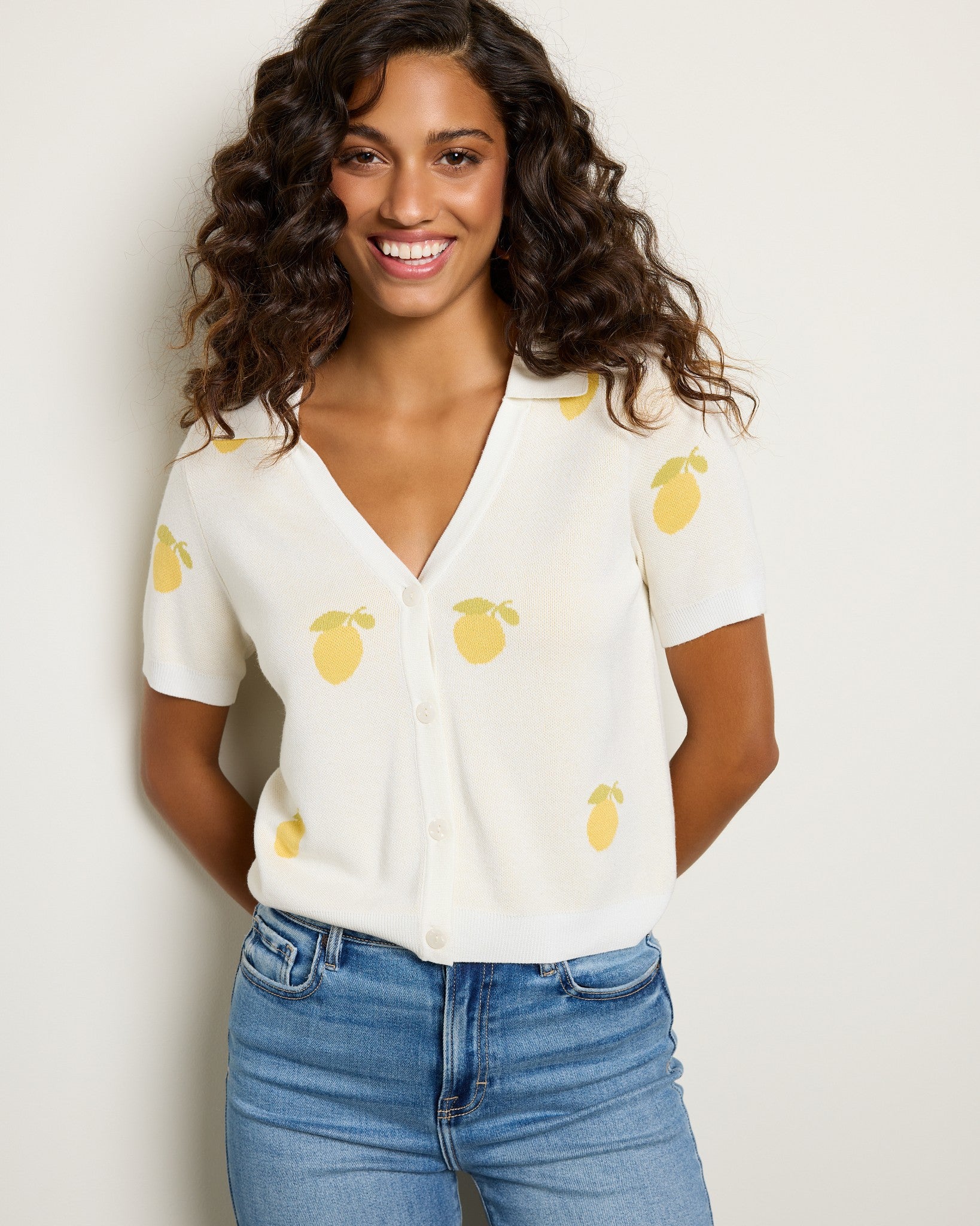 Ivory Lemon $|& Sadie & Sage Citron Embroidered Lemon Knit Shirt - SOF Front