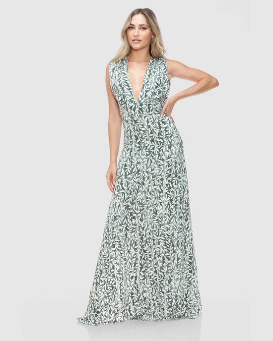 Olive $|& Brooklyn Isles Printed Deep V Open Back Maxi Dress - VOF Detail
