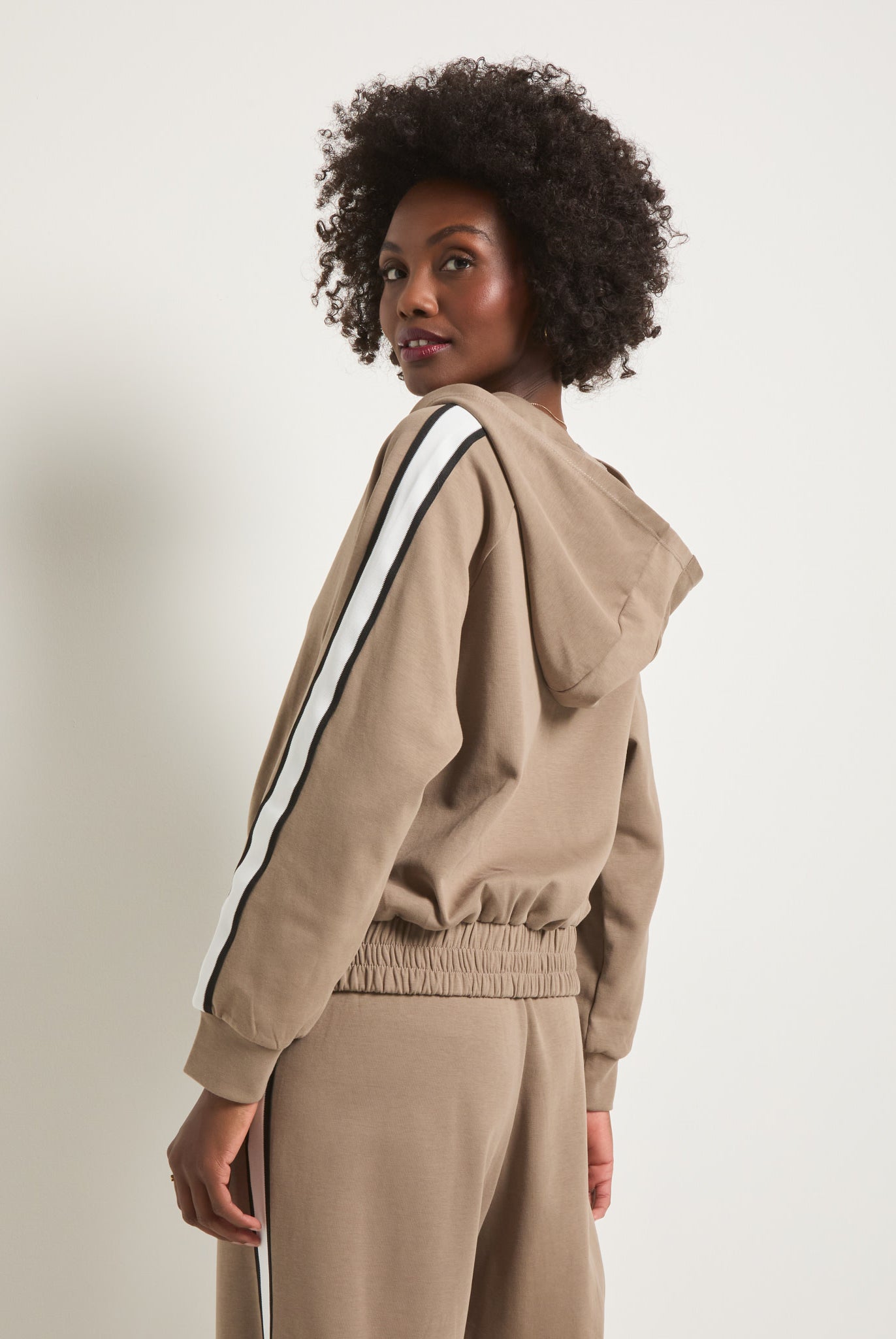 Sand Stone $|& Interval Warm Up Hooded Jacket - SOF Back