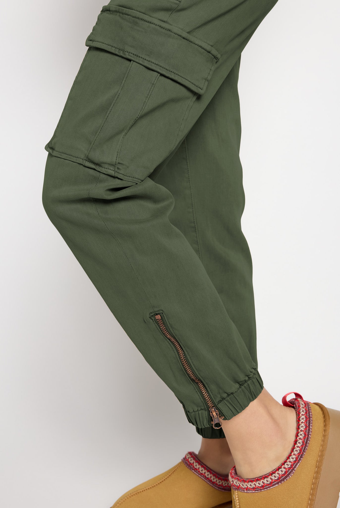 Olive Branch $|& Herizon Niki Cargo Pant - SOF Full Front