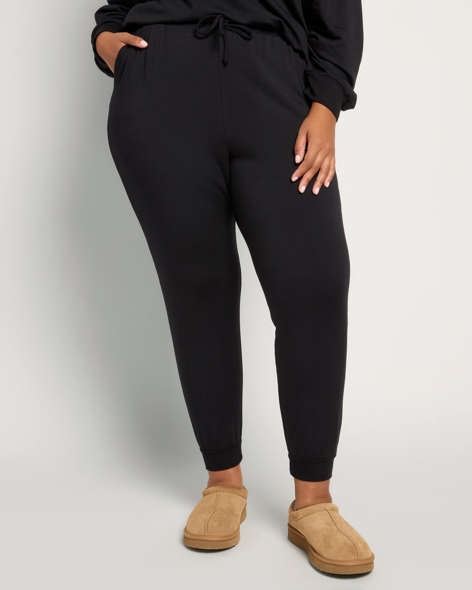 Black $|& SEAS Over The Clouds Jogger - SOF Front