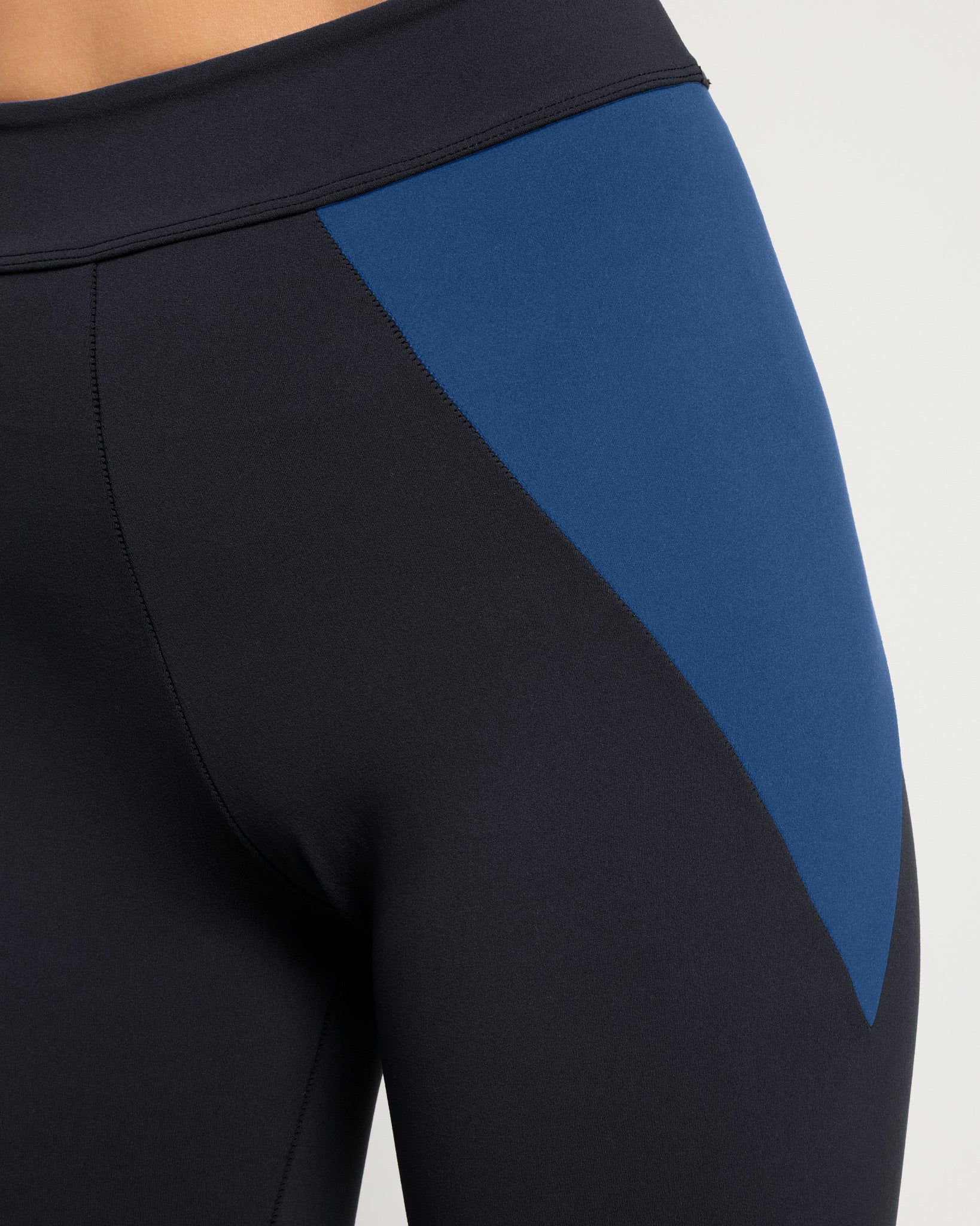 Black/Deep Teal $|& Interval CloudLight Recess Legging - SOF Full Front