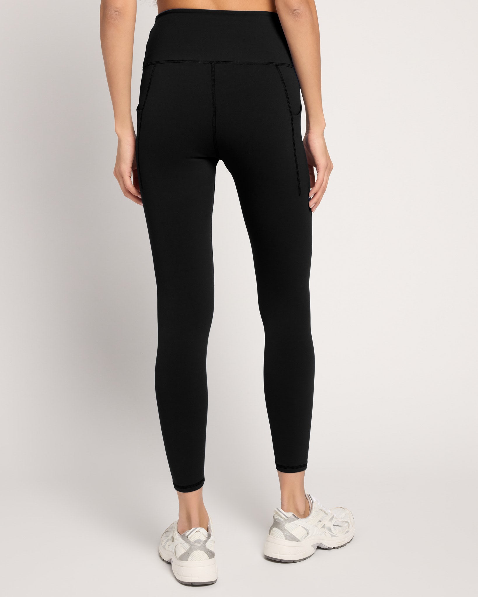Black $|& Interval CloudLight Pose Pocket Legging - SOF Back