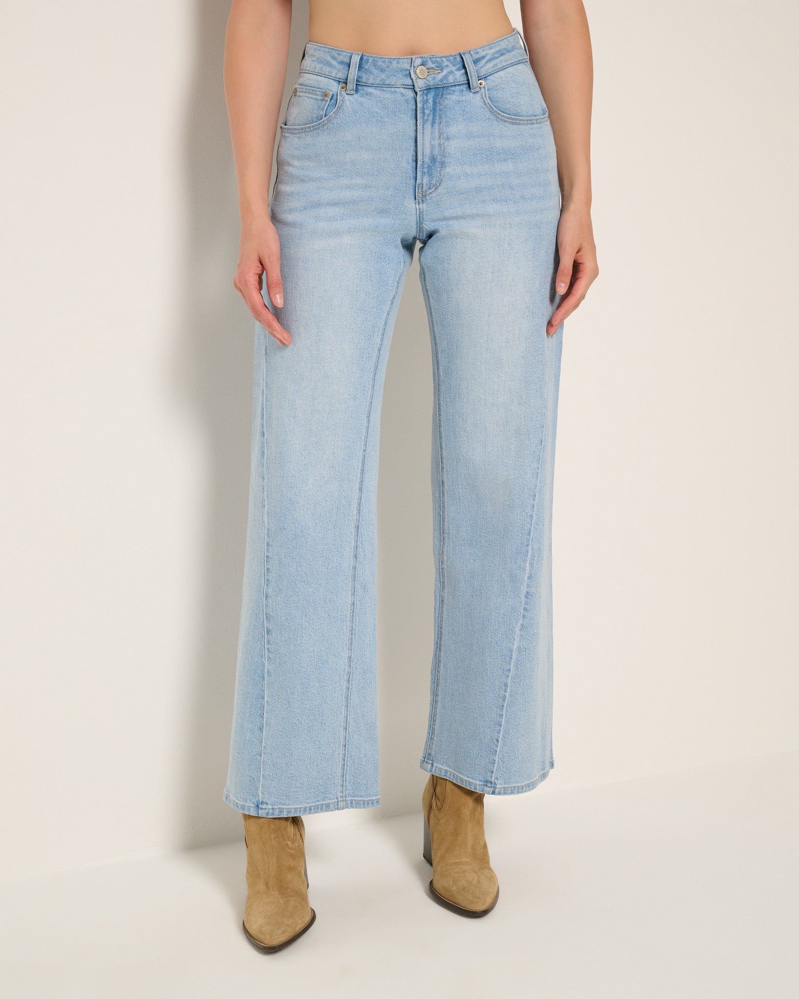 Lakeside $|& SEAS Camelia Flare Jean - SOF Front