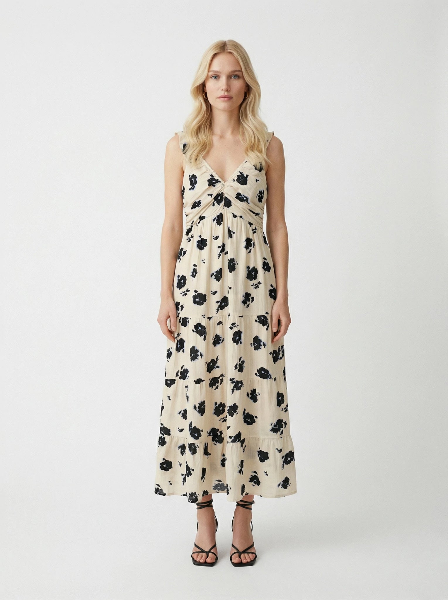 Pumice Stone Alma $|& Vero Moda Printed Sleeveless Maxi Dress - VOF Detail