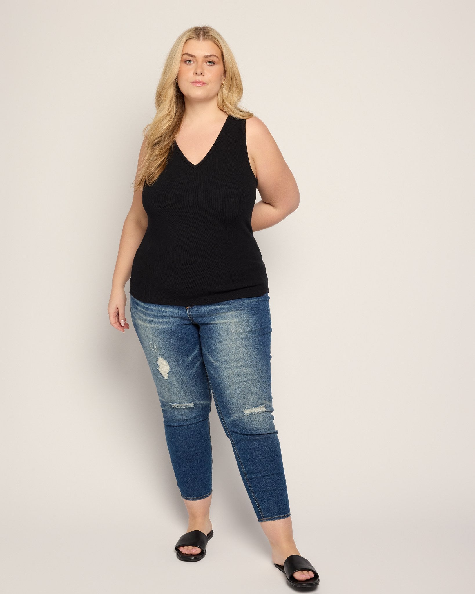 Black $|& Herizon Alpine V-Neck Tank - UGC On Fig