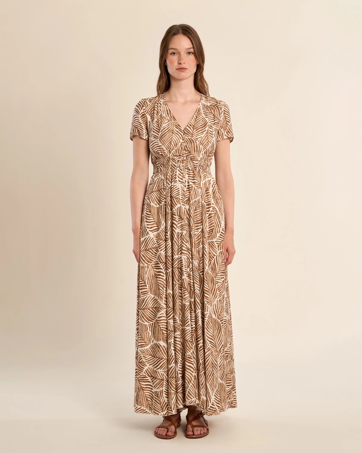 Camel Mathilde $|& Molly Bracken Printed Short Sleeve Maxi Dress - VOF Detail