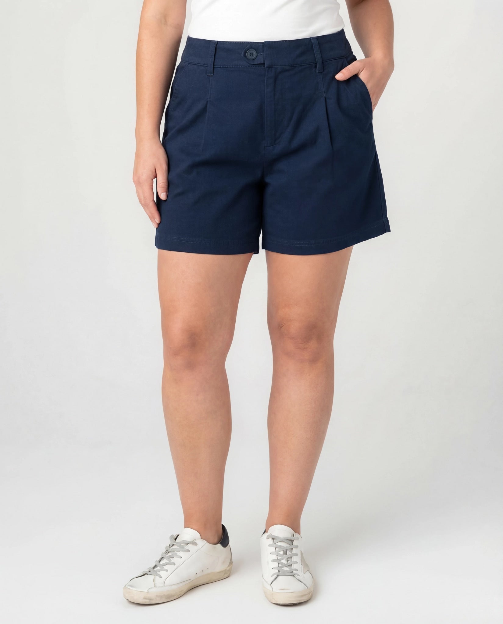 Deep Midnight $|& Liverpool Pleated Trouser Short - VOF Detail