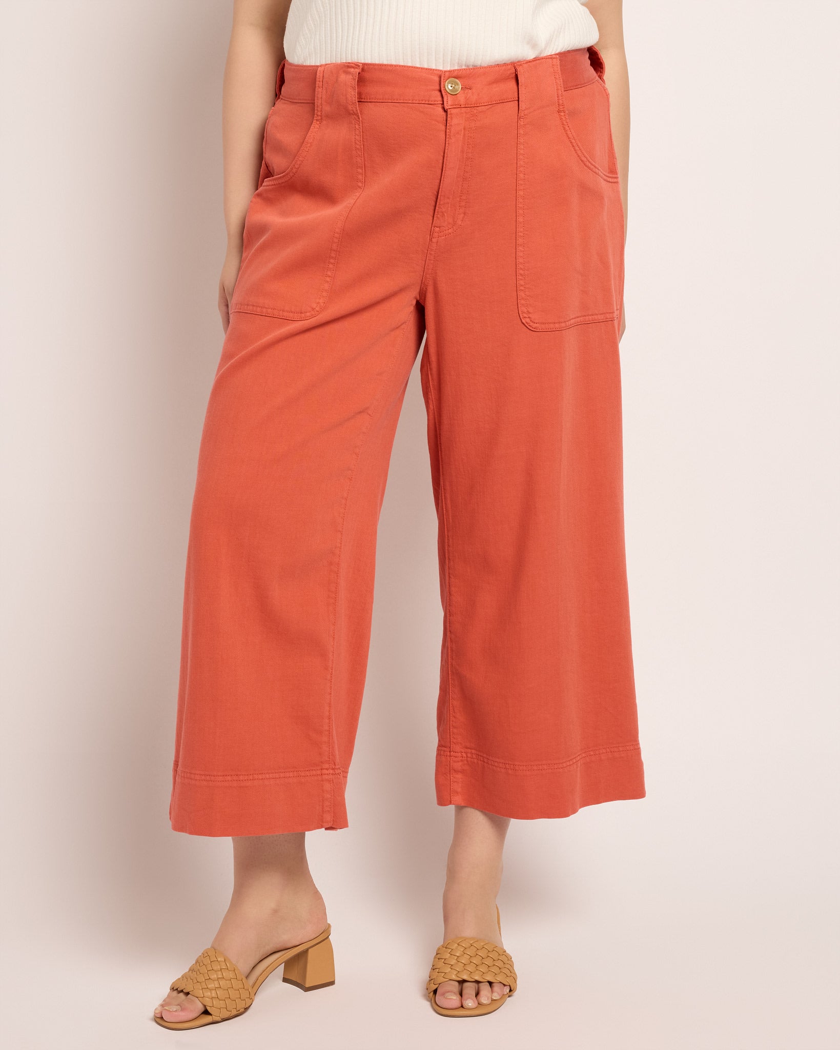 Red Clay $|& Liverpool Stride Utility Wide Leg Crop - SOF Front