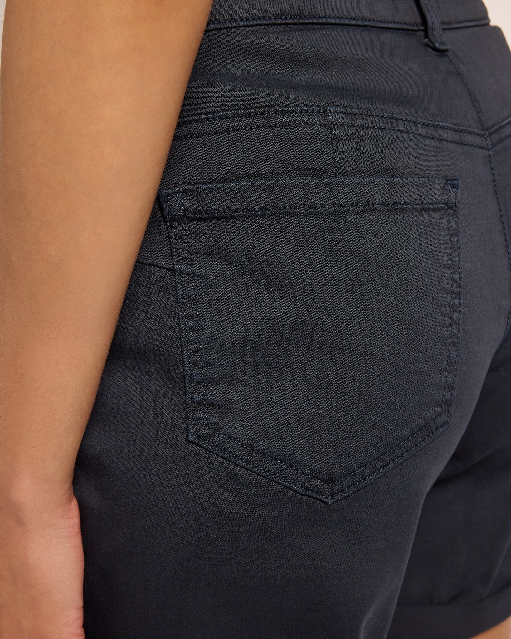 Mariner Midnight $|& SEAS Carrie Rolled Short - VOF Front