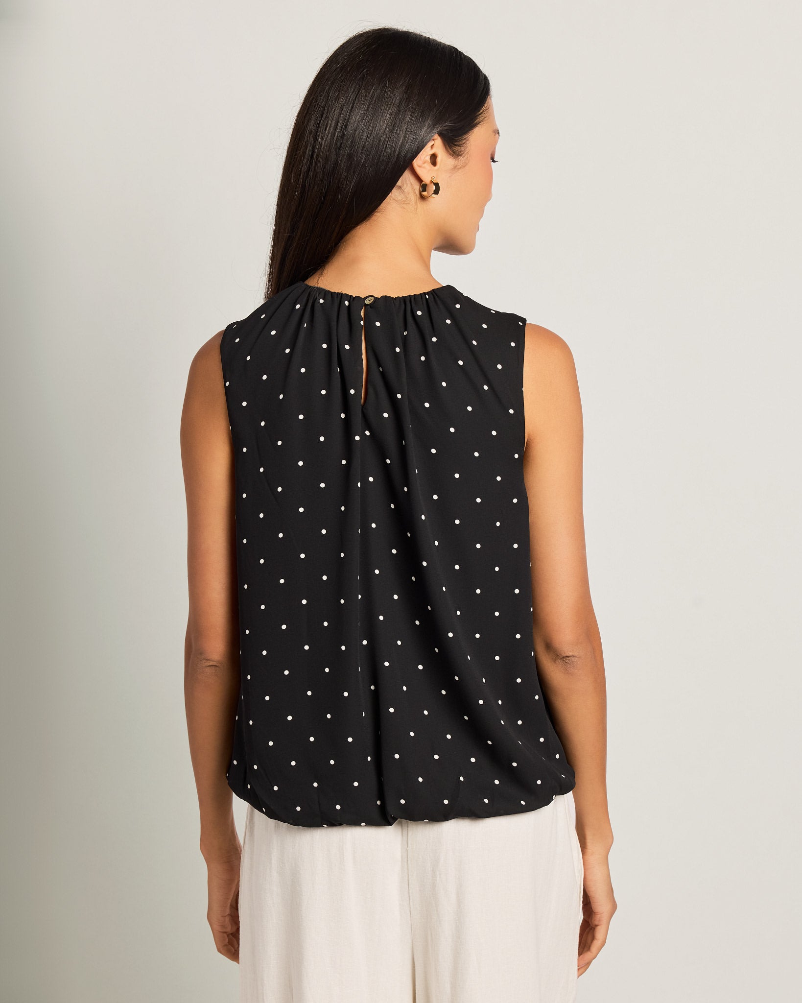 Black Dot $|& Beacon & Haven Sleeveless Woven Pindot Top - SOF Back