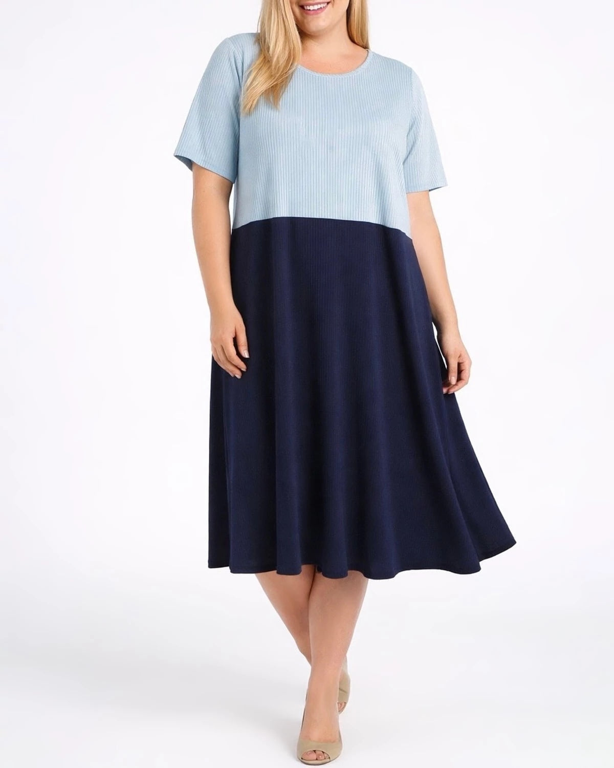Light Blue/Navy $|& Chris & Carol Short Sleeve Knit Pocket Midi Dress - VOF Detail