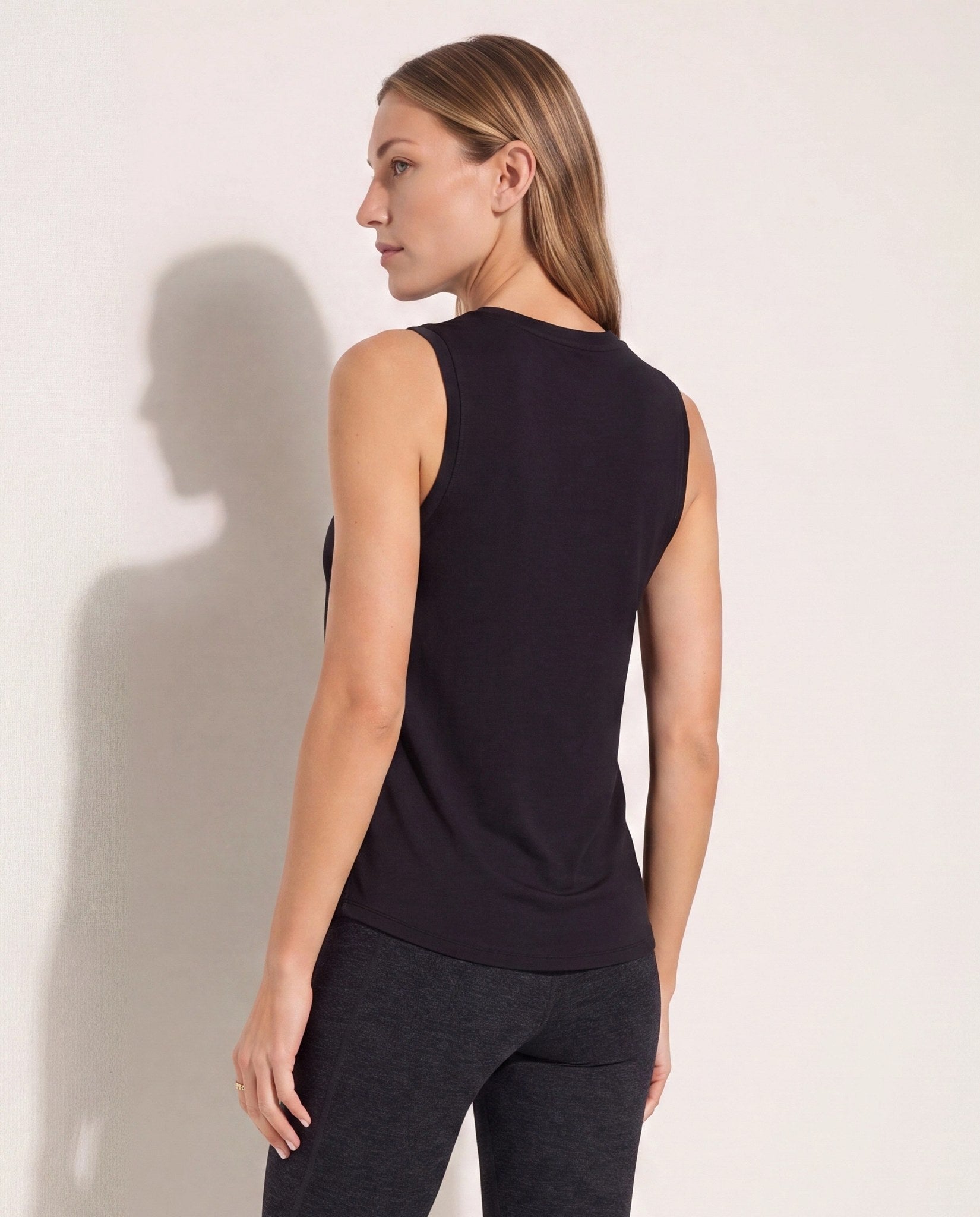 Black $|& Interval Replay Tank - SOF Back