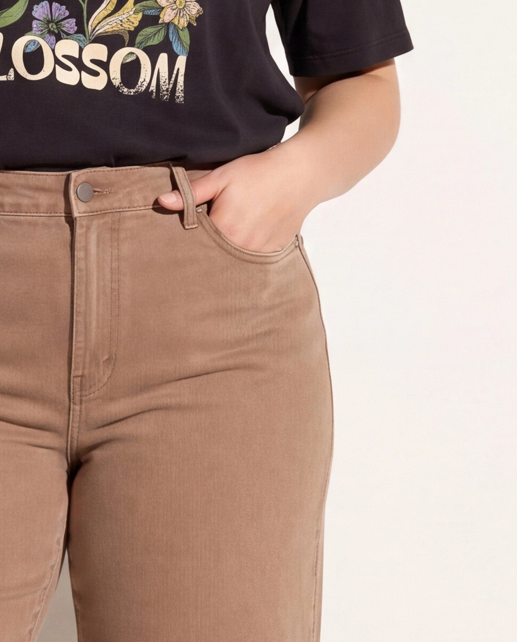 Fawn $|& SEAS Layla Wide Leg Jean - SOF Full Front
