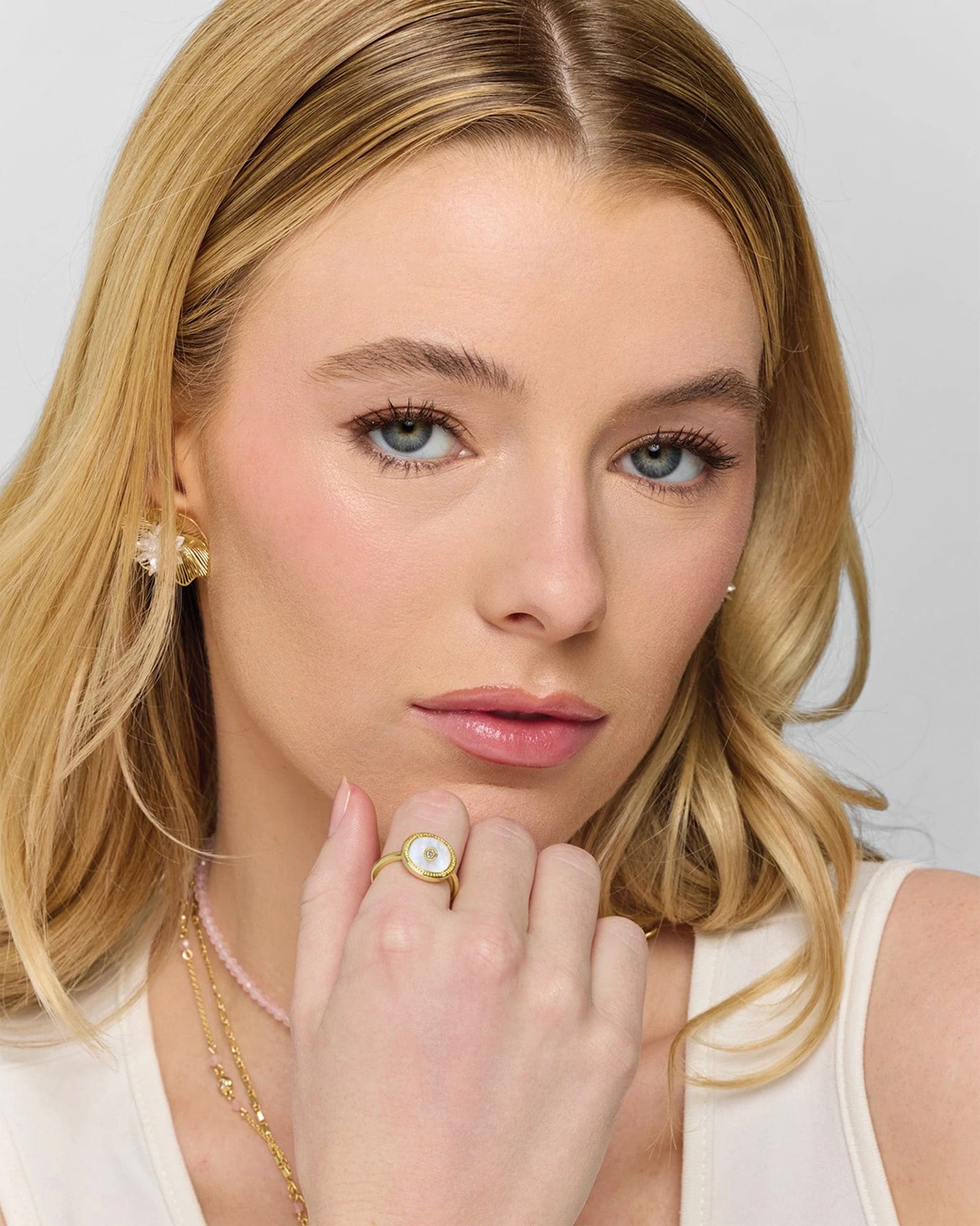 Mother of Pearl $|& La Meno Halo Ring - VOF Detail