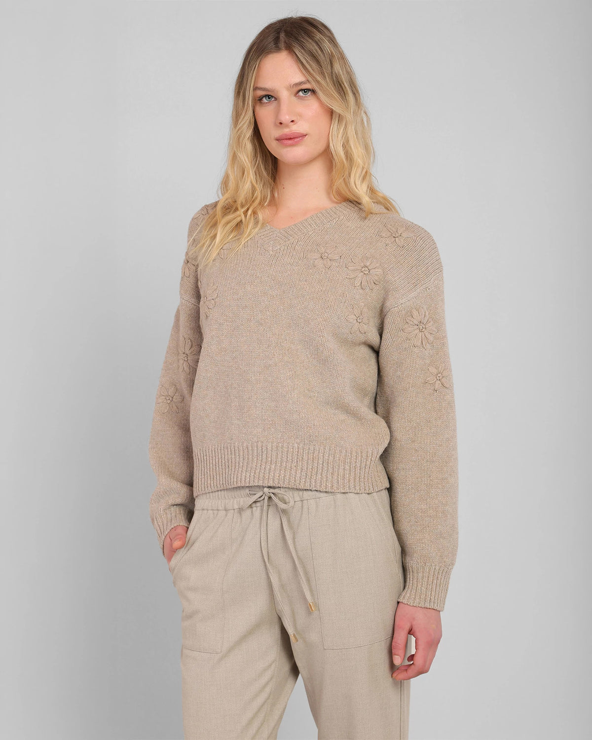 Soft Oatmeal $|& Room 34 Flower Embroidered Sweater - VOF Detail